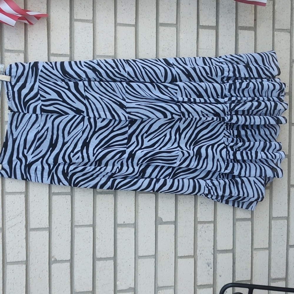 Black & White Skirt - Picture 8 of 9